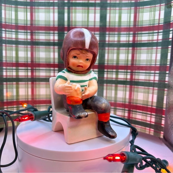 Vintage Wales Porcelain Football Player with Skinned Knee Figurine - Picture 1 of 7